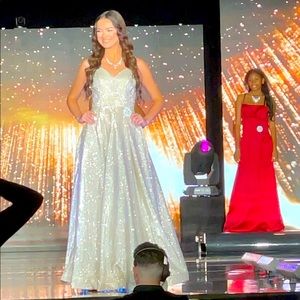 Selling a prom/pageant dress!